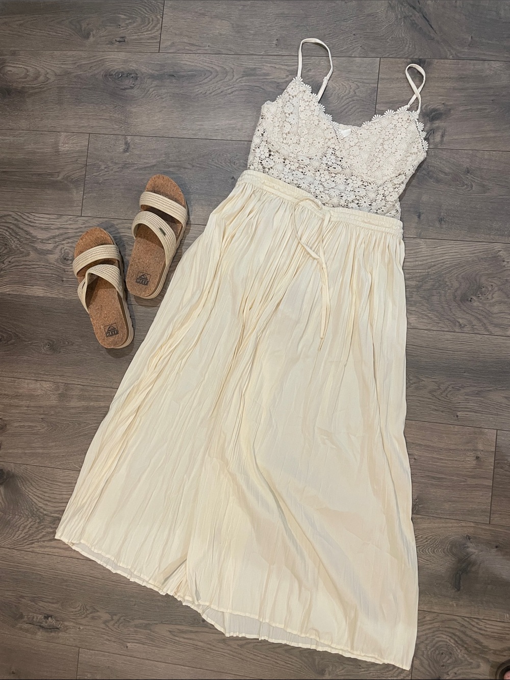 H&M Ivory Crochet Lace Top and ASOS Ivory flowy Skirt Bundle